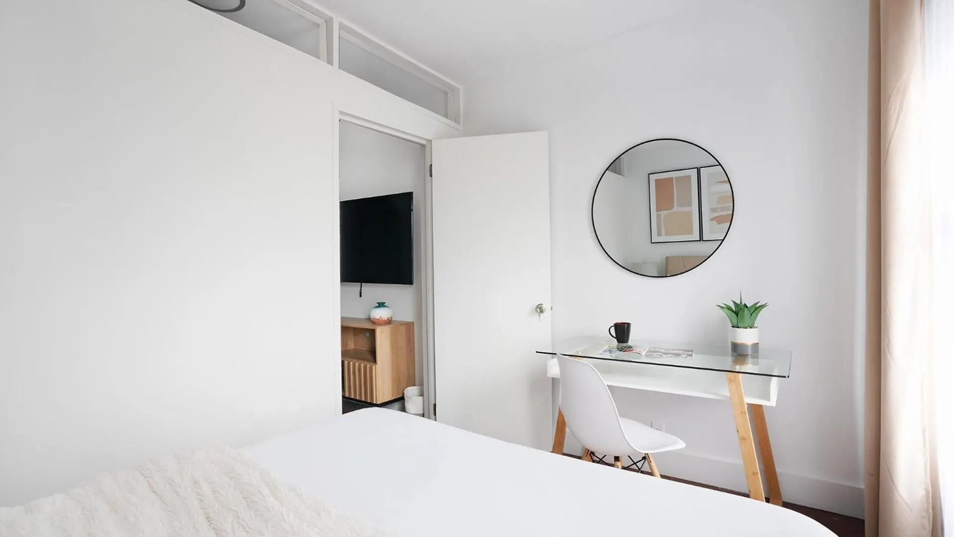 444-4F Newly Furnished Elv 1Br Hells Kitchen Apartment New York