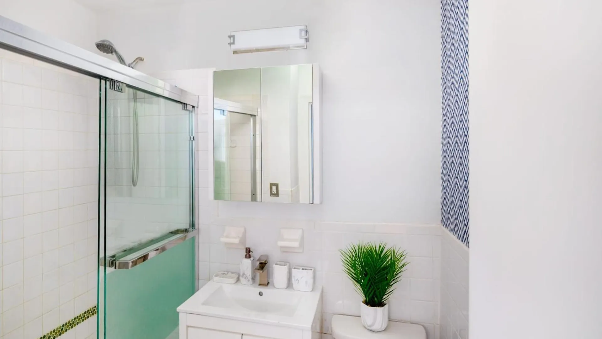 444-4F Newly Furnished Elv 1Br Hells Kitchen Apartment New York